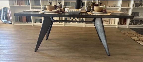 Modern Table metal 3 x 6