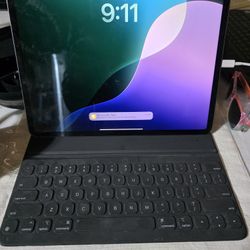  iPad Pro 12.9 inch 4th gen