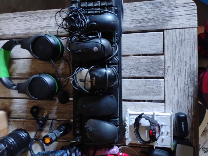Assorted Keyboards And Mice (Wireless/Wired)