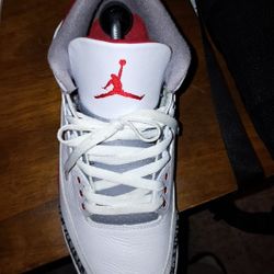 Jordan 2022 Fire Reds Size 10.5