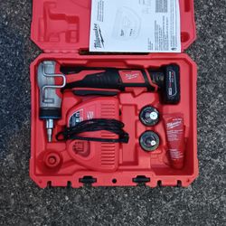 Milwaukee M12 Pex 2432 Propex Expander 3heads 4.0amp Battery & Charger. Excellent Condition. For Pick Up Fremont . No Low Ball Offers. No Trades 