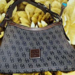 Dooney And Bourke Handbag J(contact info removed)