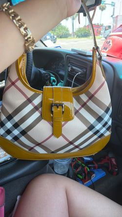 Burberry purse