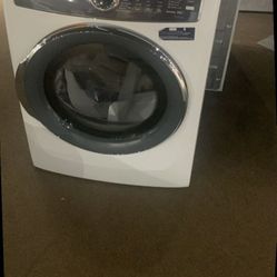 ELECTROLUX ELFEAW 8-cu ft Stackable Steam Cycle Dryer