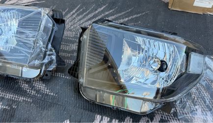 14-21 Toyota Tundra Black Clear Reflector Headlights