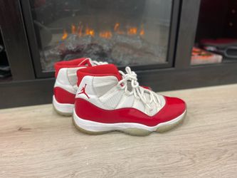 🔥 Air Jordan 11 Retro “Cherry” | Men’s Size 10 | Clean Pair 🔥