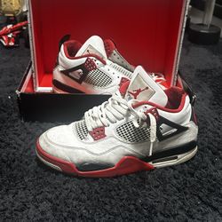 Jordan 4 Fire Red size 10 men’s 