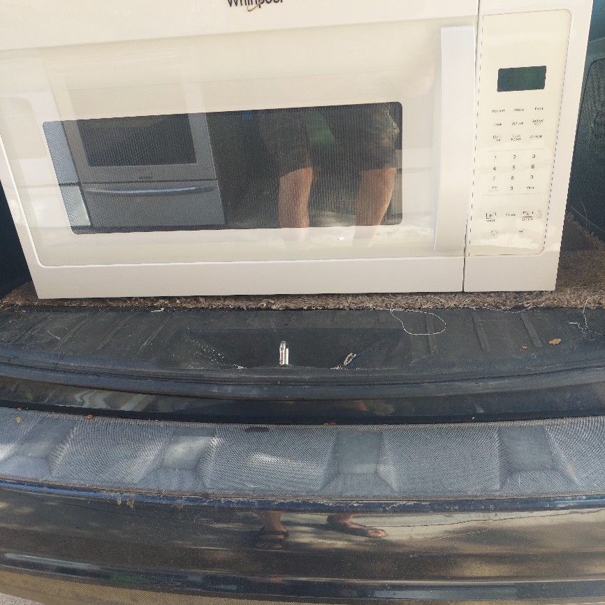 Excellent Condition 1 3/4 Year Old Whirlpool Over The Range Microwave With Mounting Bracket