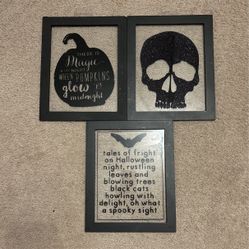 set of 3 halloween wall decor