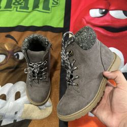 Old Navy Gray Kids Winter Boots