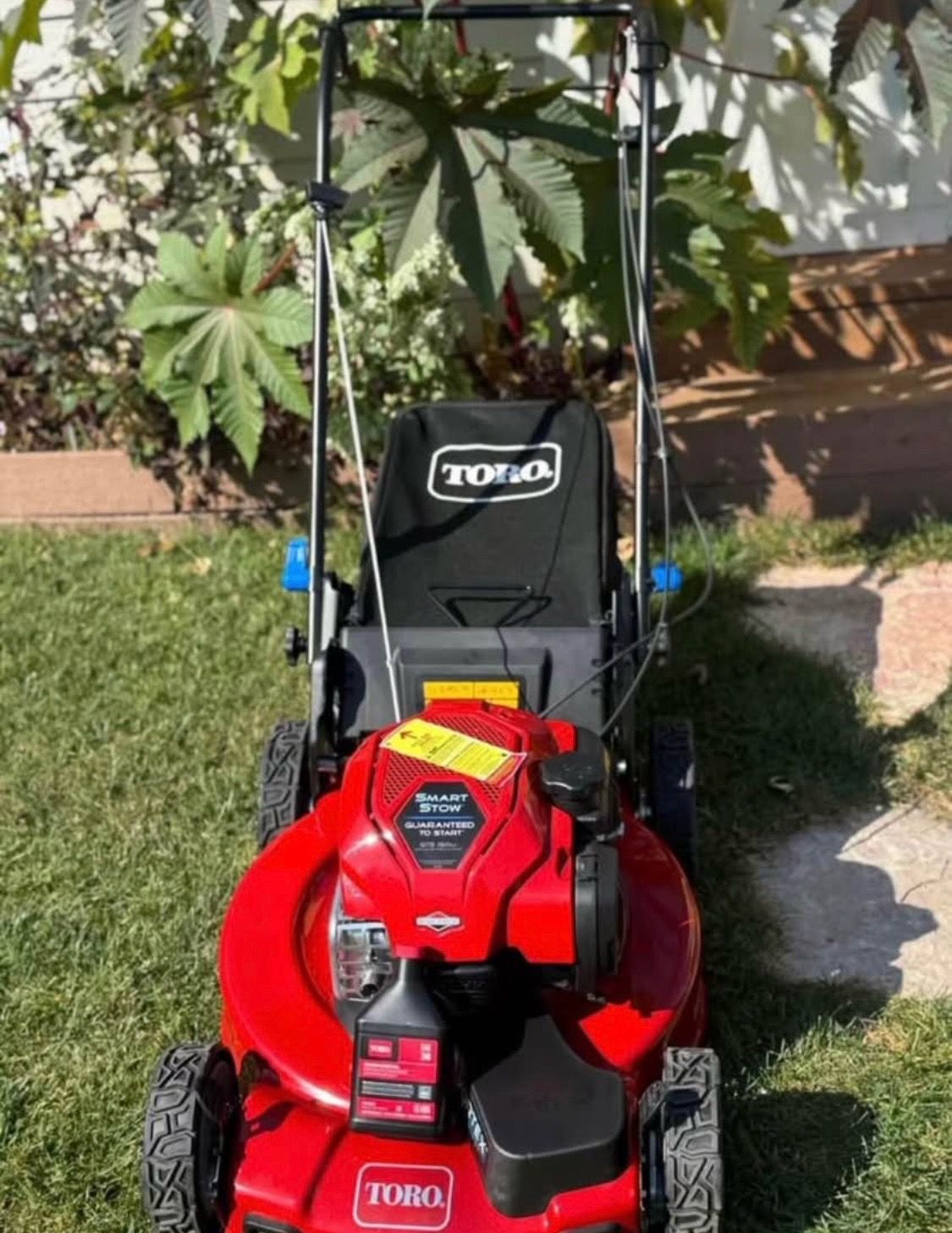 Toro Recycler with Smart Stow 22-in Gas Self-propelled lawn mower with 150-cc Briggs and Stratton