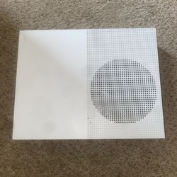 Xbox One S + 2 Controllers 