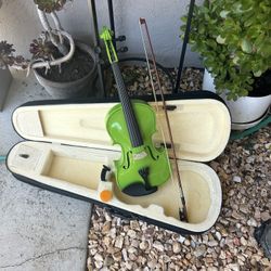 Beautiful 😻 Violin 🎻.  4/4 Full Size 