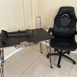 Gaming desk With chair