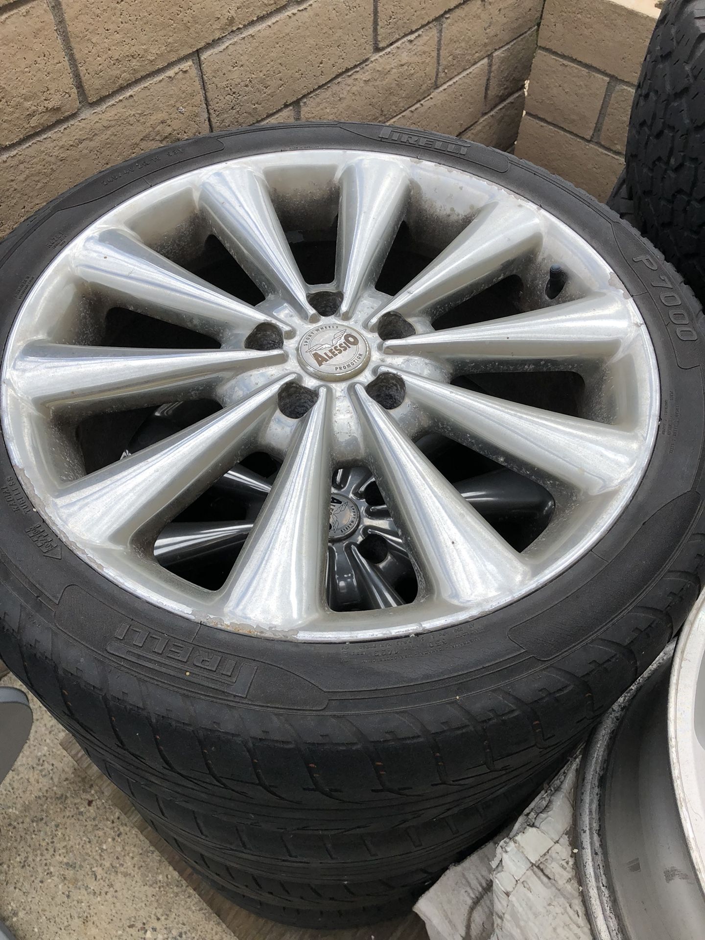 Alessio Imola 18x8.5 chrome alloy wheels 5x114.3 pattern