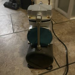 Professional Airbrush Compressor w/ Tank