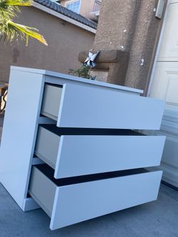 Free delivery H30 W32 D19 IKEA dresser excellent condition