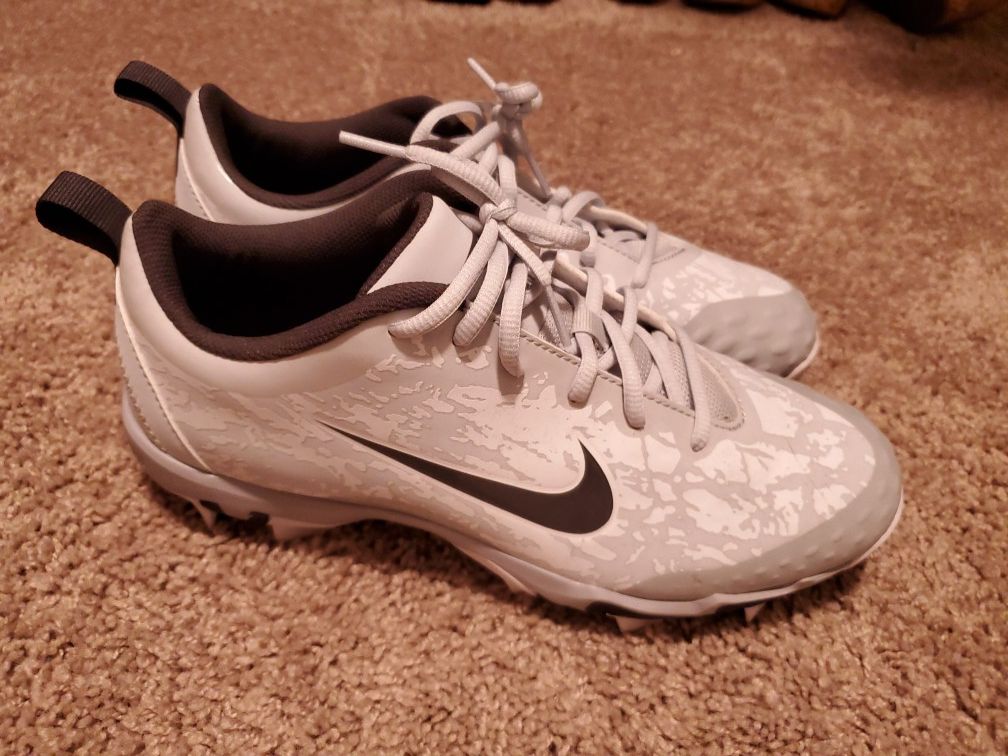 Womens softball cleats