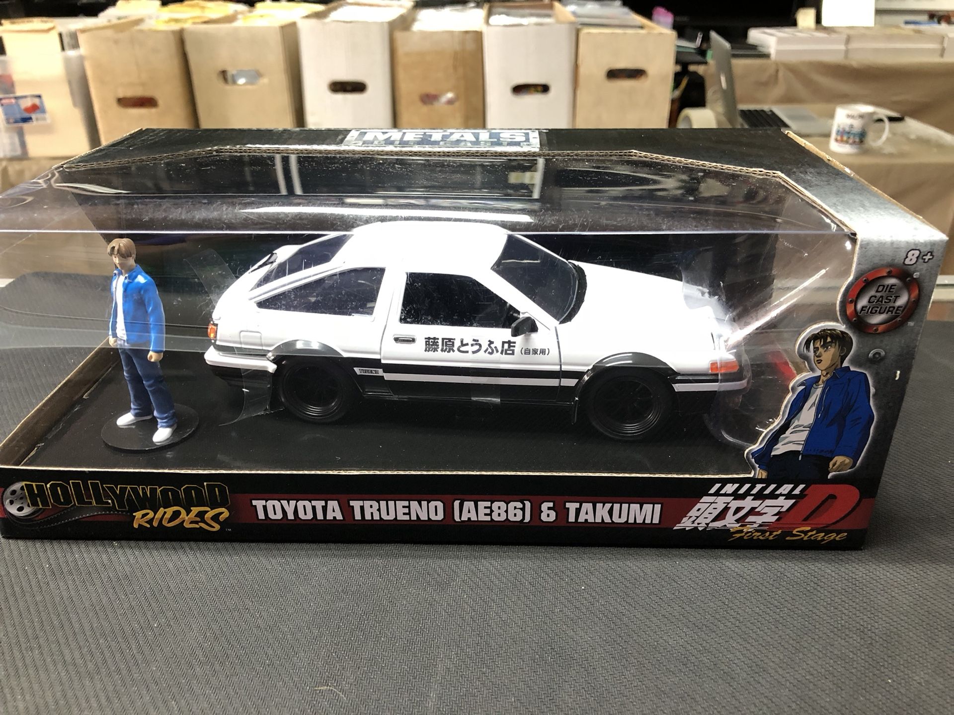 Toyota Trueno AE86 & Takumi Hollywood Rides Initial D First Stage Metals Die Cast 1:24 Scale