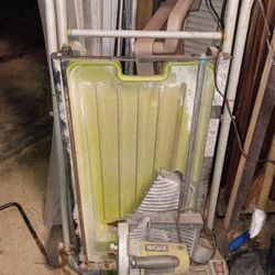 Wet Tile Cutter On Table Tray