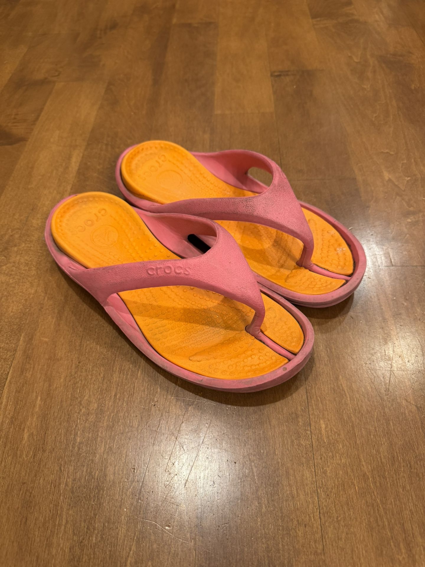 Woman’s Crocs Sandals Size 9 Well Loved Shipping Available