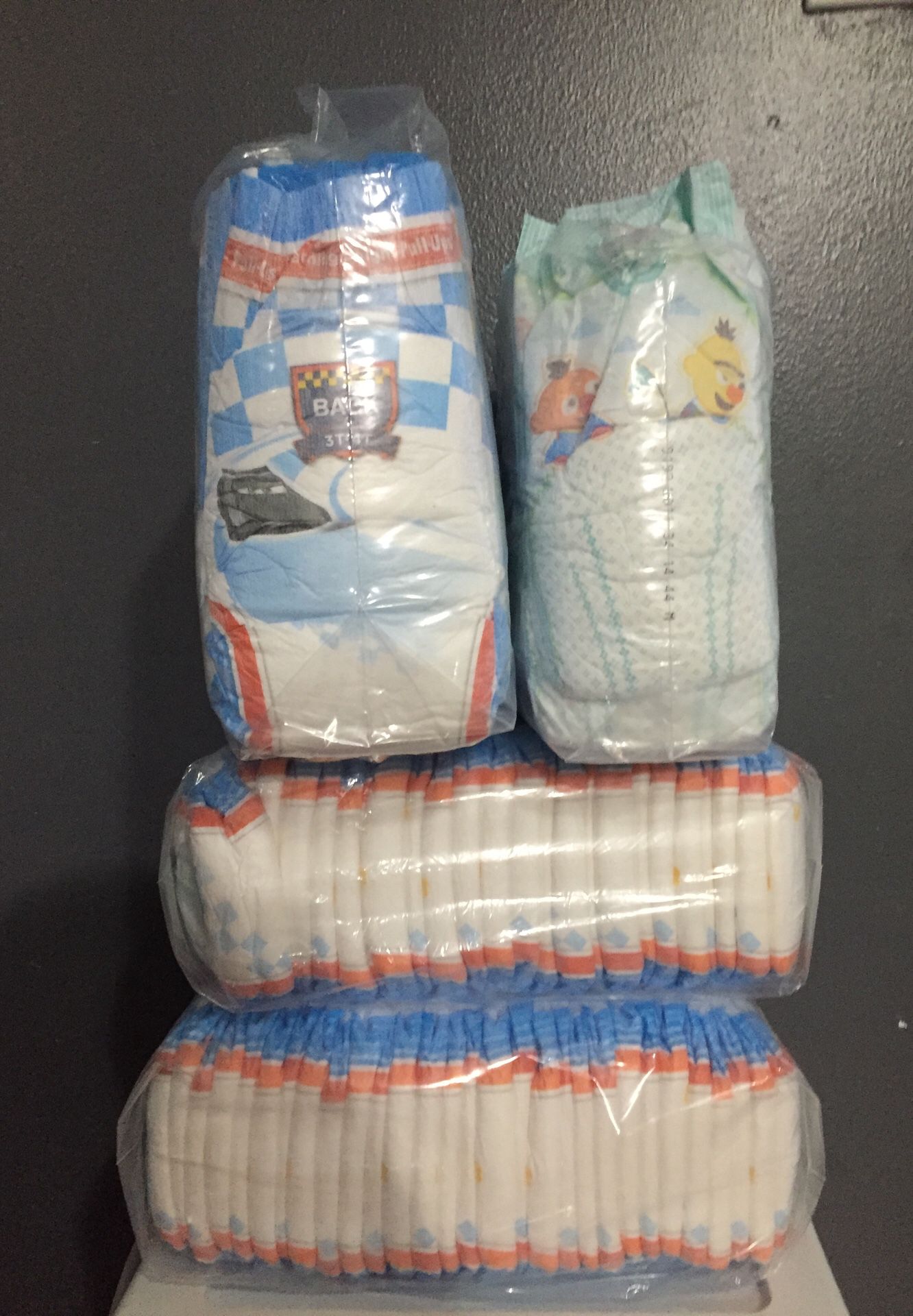 81 pull-ups diapers and 32 pampers size 4T. ( 113 in total ) $ 25. 00 cash o BTC