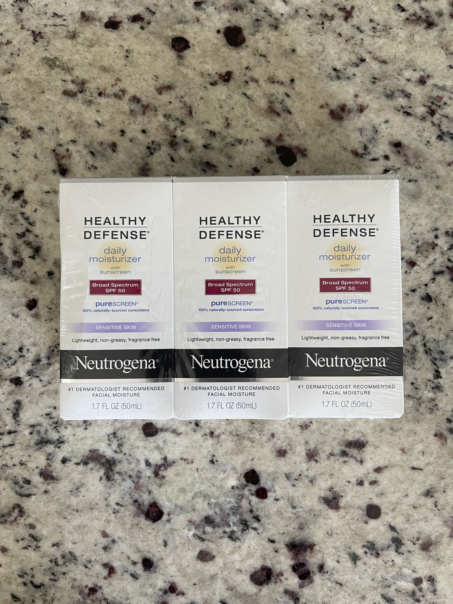 Neutrogena Healthy Defense® Daily Moisturizer with Sunscreen Broad Spectrum SPF 50-Sensitive Skin