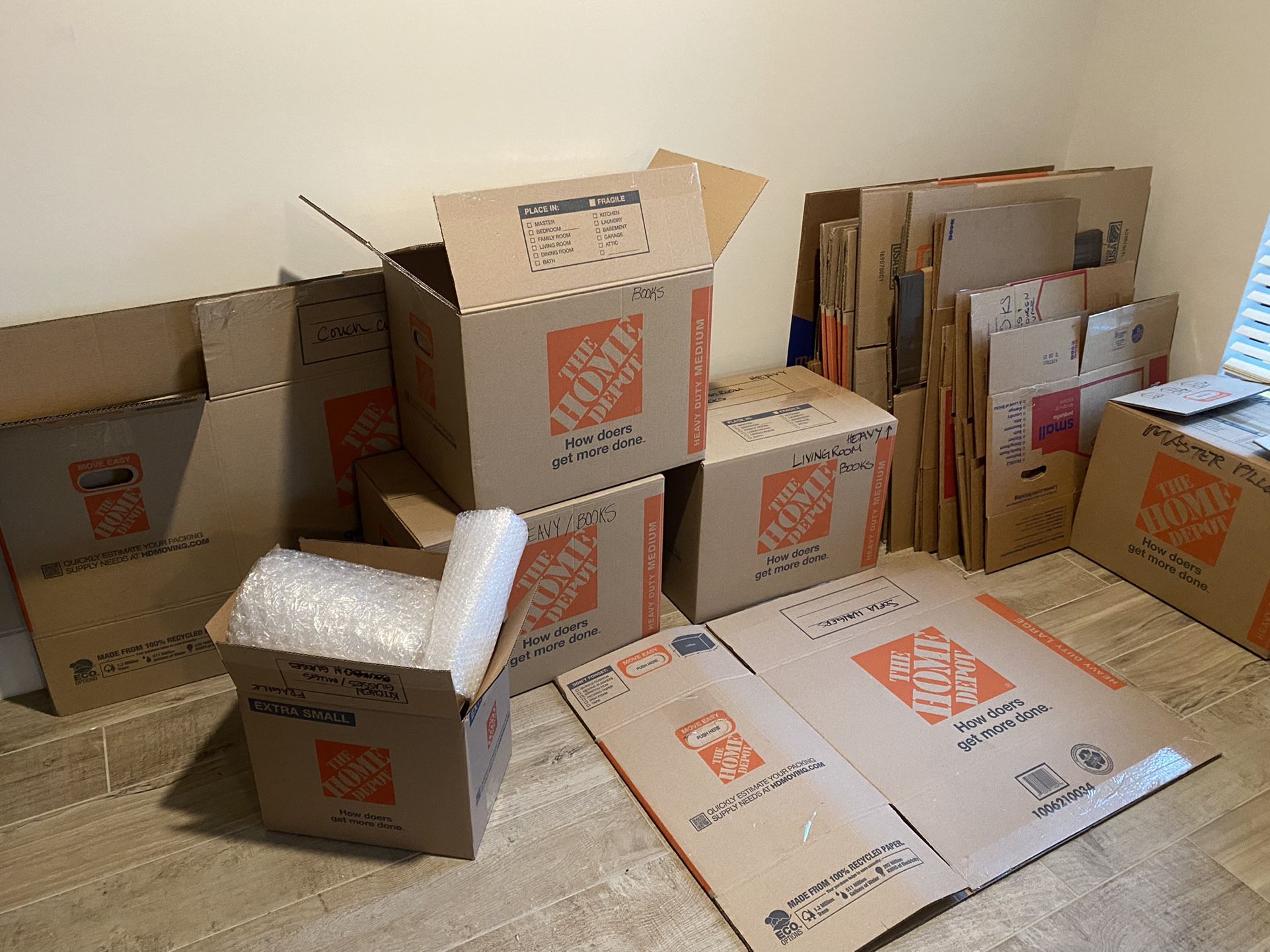 Boxes And Packaging Paper / Moving Supplies 