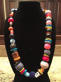 QUIRKY CHUNCKY CHEERFUL COLORFUL NECKLACE