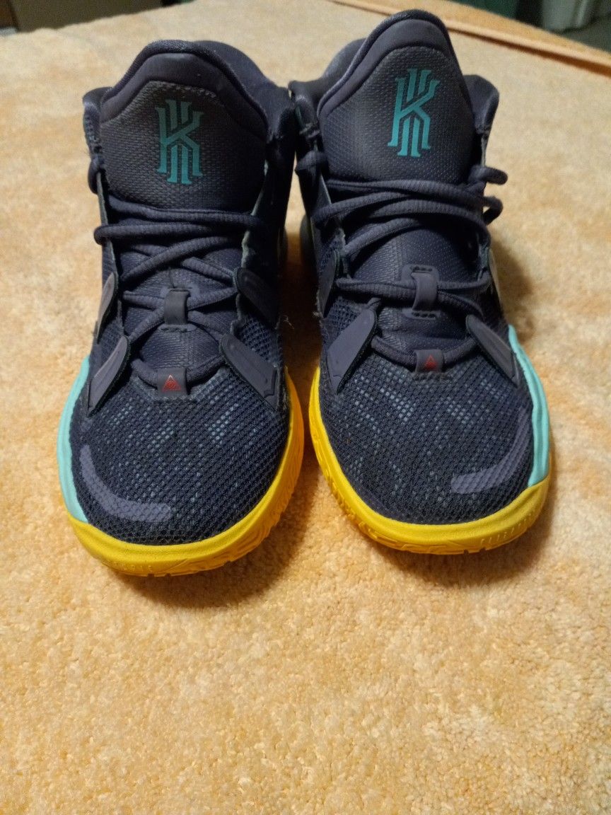 Nike Kyrie 7 GS Day Break Basketball Shoes Size 3 1/2 Y