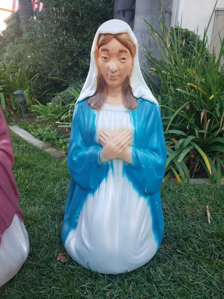 Mary and Joseph Christmas lawn decorations