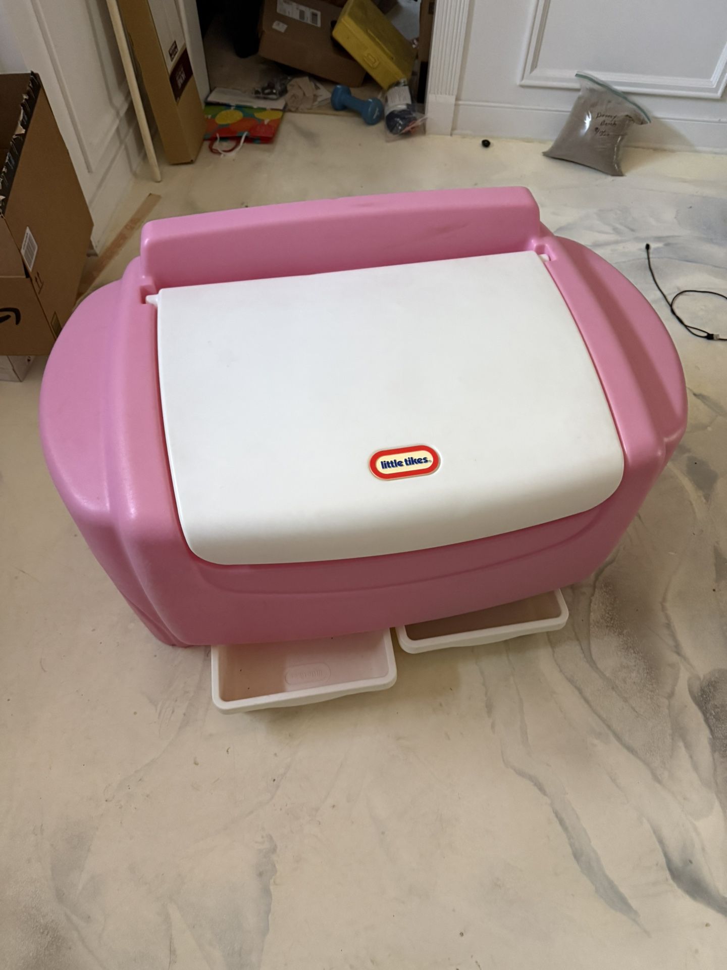 Little Tikes Huge Chest