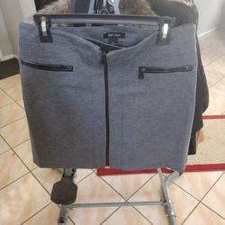 Short Skirt Gray Color Size 10 