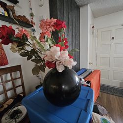Round Flower vase black metal