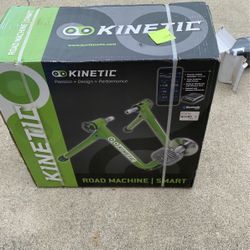 Kinetic Road Machine Smart T-2700 with Mat