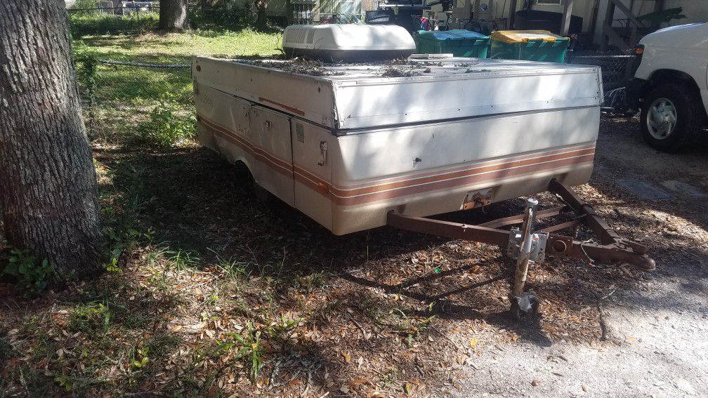1983 coleman camping trailer