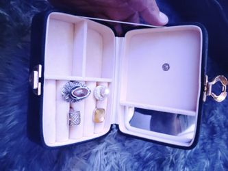 Jewelry box