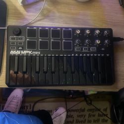 AKAI MPK MINI