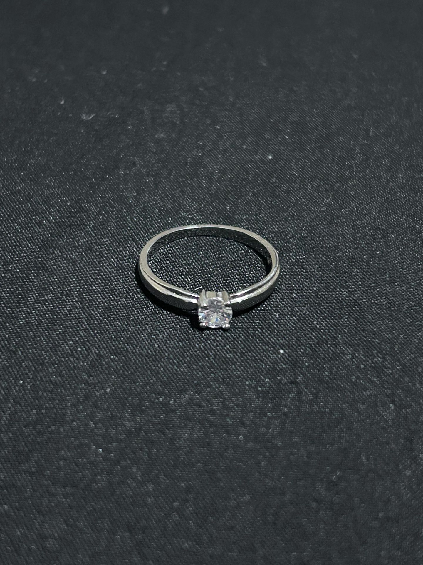 Sterling Silver - Solitaire Ring CZ