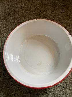 Vintage Enamel Over Tin Wash Bowl