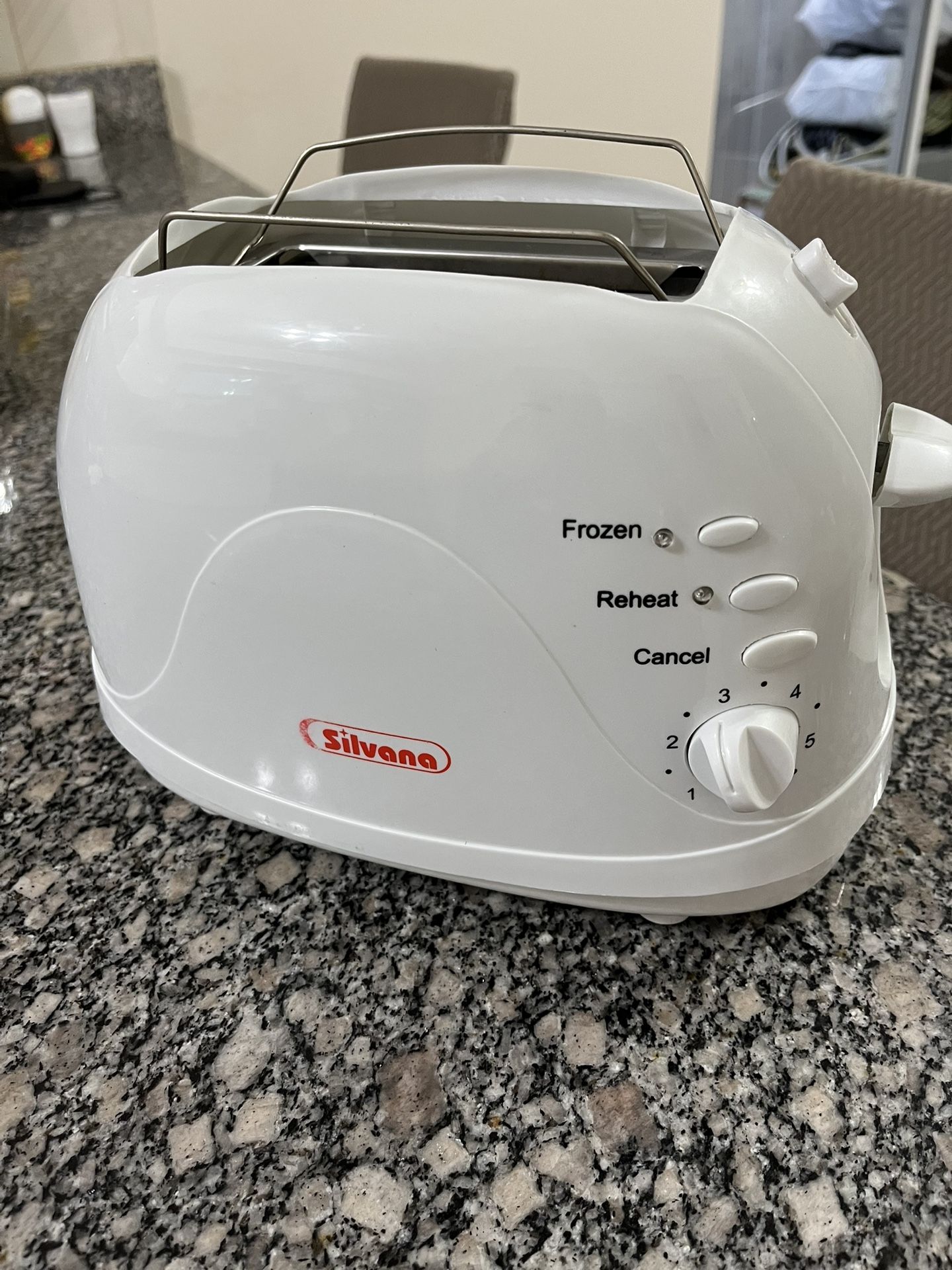 toaster in good condition and clean