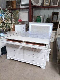 Bedroom Sets, Bunk Beds, Full, Queen, King, Mattresses and More!