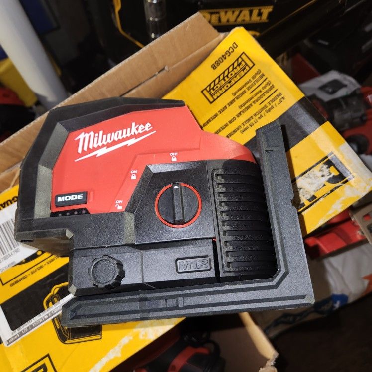 Milwaukee m12 line vertical and horizontal + dot laser new open Box. Firm Price 🛑 