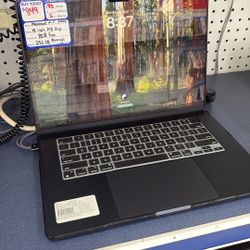 Apple Laptop 
