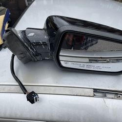 2017 GMC Terrain Passenger side Mirror 