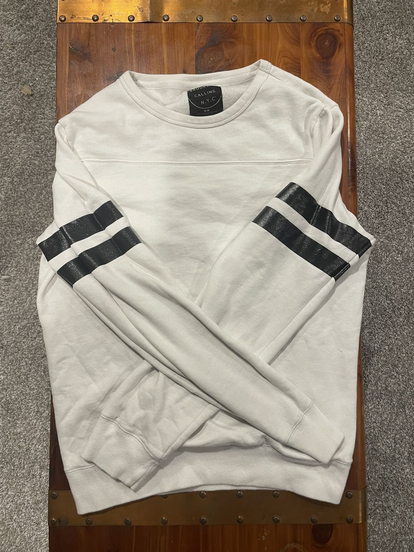Brooklyn Calling NYC “Brooklyn 09” Crewneck – Size M