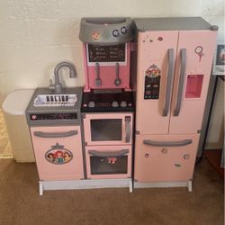 Play Kitchen 
