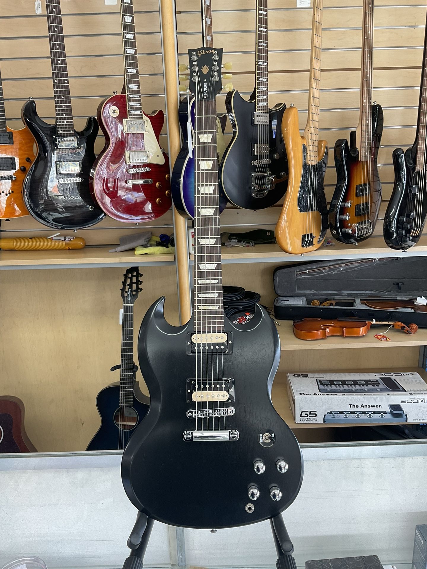 Gibson Future SG Guitar With Robo-Tuners