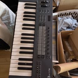 NOvation flkey 37 midi key board
