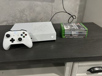 Xbox One S w/ Controller And Games